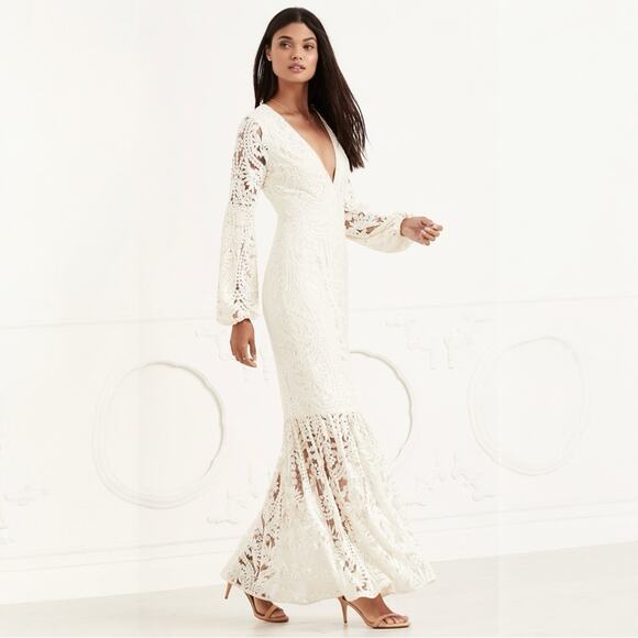 Revolve x Tularosa Long Sleeve Lace Gown Plunging Neckline Off White 6 Wedding - Picture 2 of 7